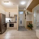 Roomback - 2br With Ac Near Deak Ter * Budapeste