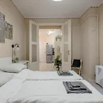 Apartamento Roomback - 2br With Ac Near Deak Ter Budapeste