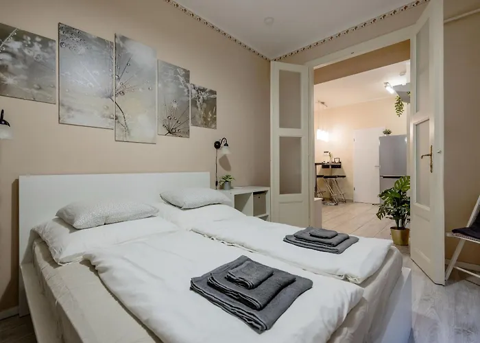 Roomback - 2br With Ac Near Deak Ter Budapest