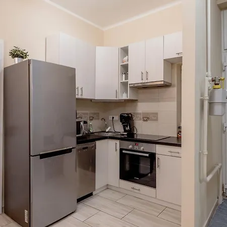 Apartmán Roomback - 2br With Ac Near Deak Ter