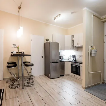Roomback - 2br With Ac Near Deak Ter Appartamento Budapest