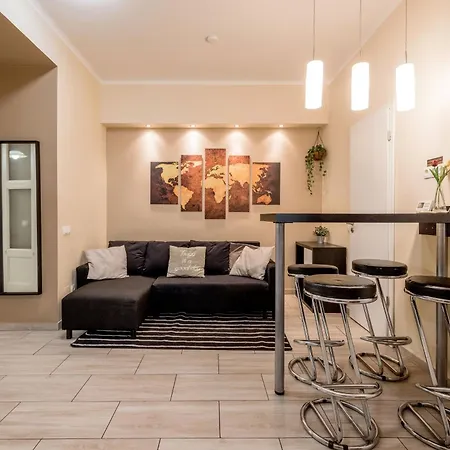 Roomback - 2br With Ac Near Deak Ter Apartmán *