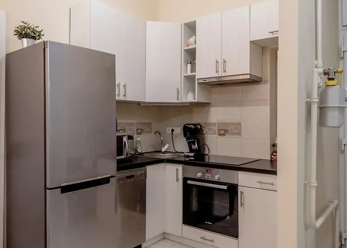 Apartment Roomback - 2br With Ac Near Deak Ter
