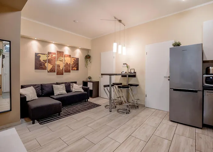 Apartment Roomback - 2br With Ac Near Deak Ter *